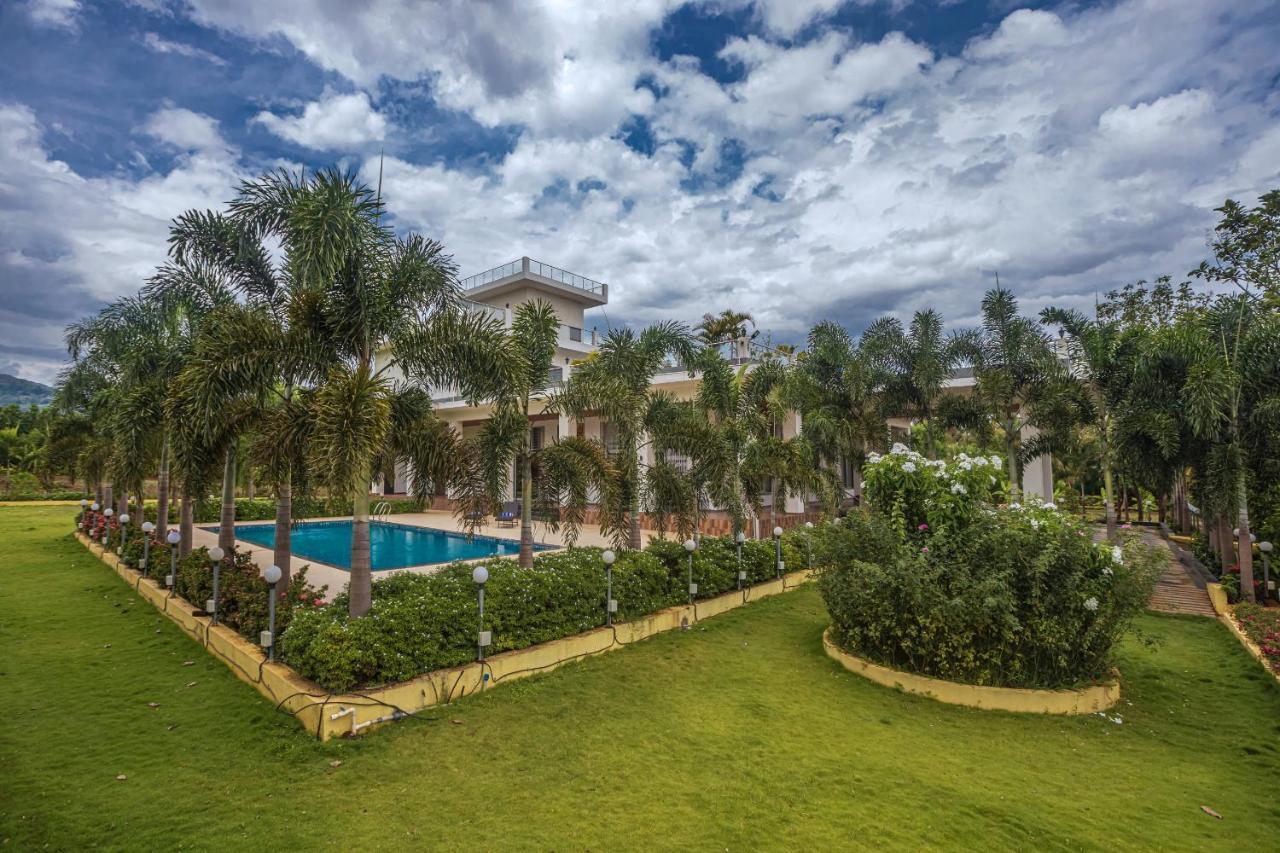 Saffronstays Odyssey, Karjat - 10 Acres Pet-Friendly Estate With Swimming Pool Chinchavli Exterior foto